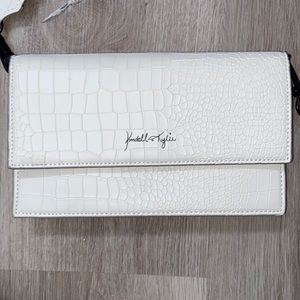 KENDALL AND KYLIE PRUSE